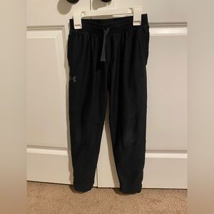 Boys Under Armour Pants. size M
